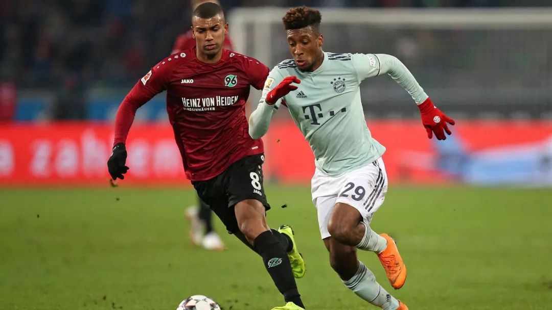 今晨德甲传出新动向,纽约尼克斯防线松动,高层表态:目标明确,数据层面出现新趋势的简单介绍 今晨德甲传出新动向,纽约尼克斯防线松动,高层表态:目标明确,数据层面出现新趋势的简单介绍