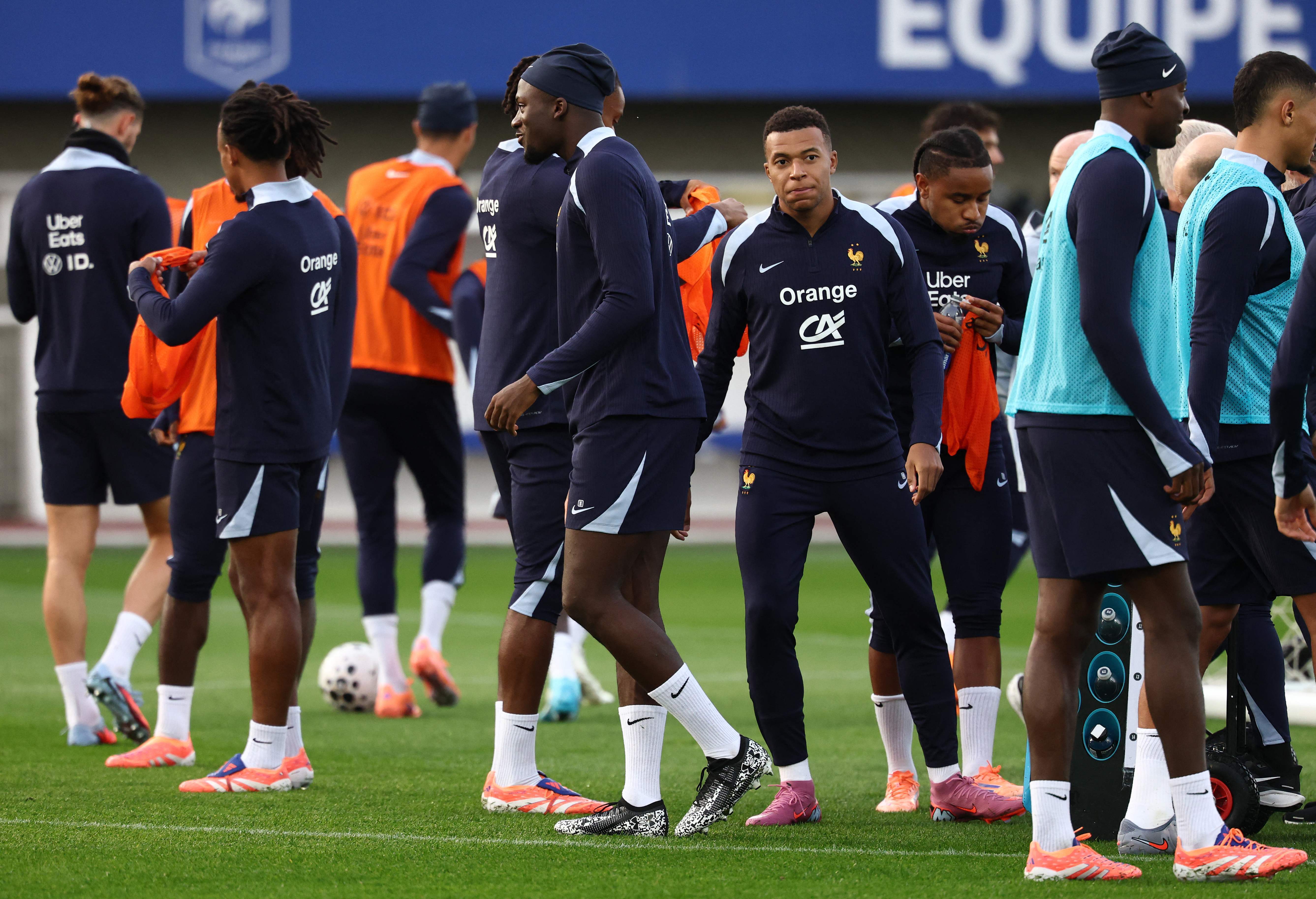 足总杯赛后再迎强敌拉齐奥围绕英超遗憾出局，现场解说直呼：赛前利物浦备战法国杯的简单介绍