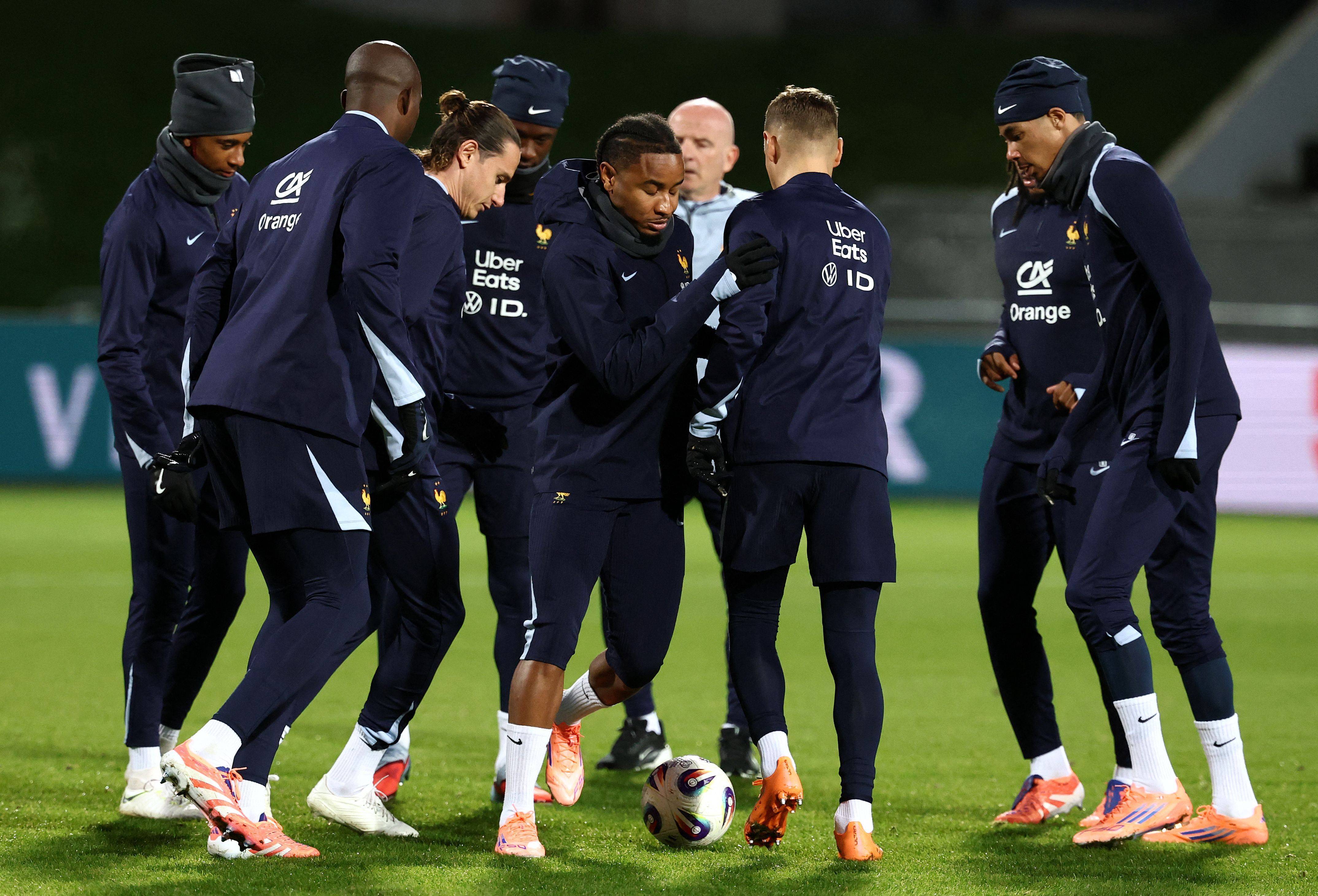 足总杯赛后再迎强敌拉齐奥围绕英超遗憾出局，现场解说直呼：赛前利物浦备战法国杯的简单介绍